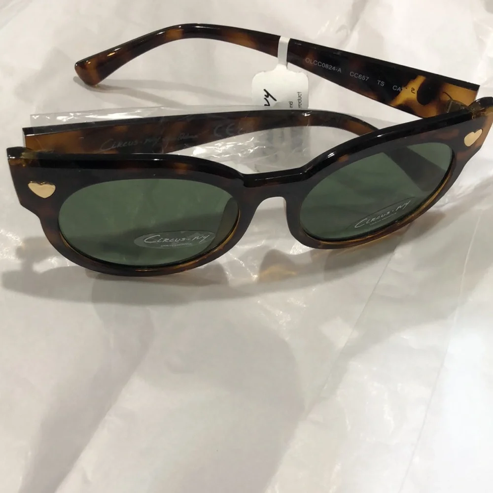 Circus NY brown tortoiseshell retro‎ style gold heart studded sunglasses new
